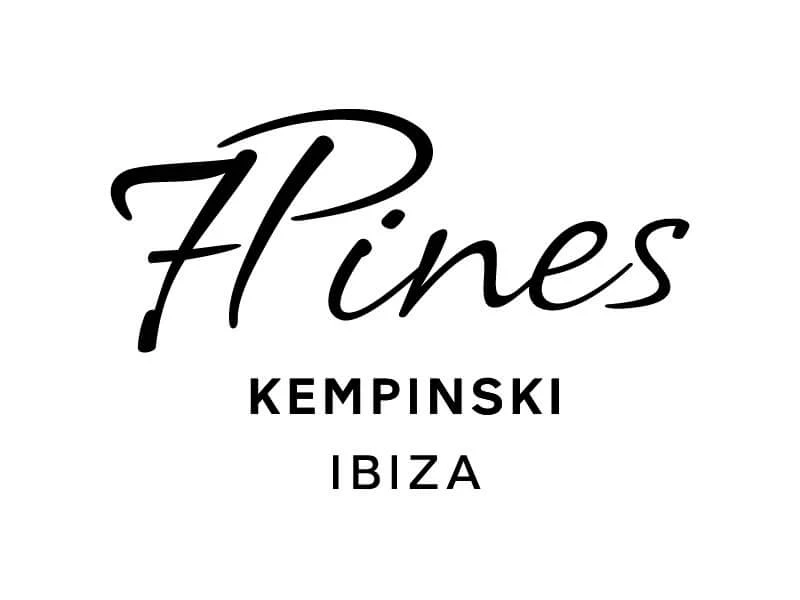 Design monitors from Novis especially in hotel reception areas