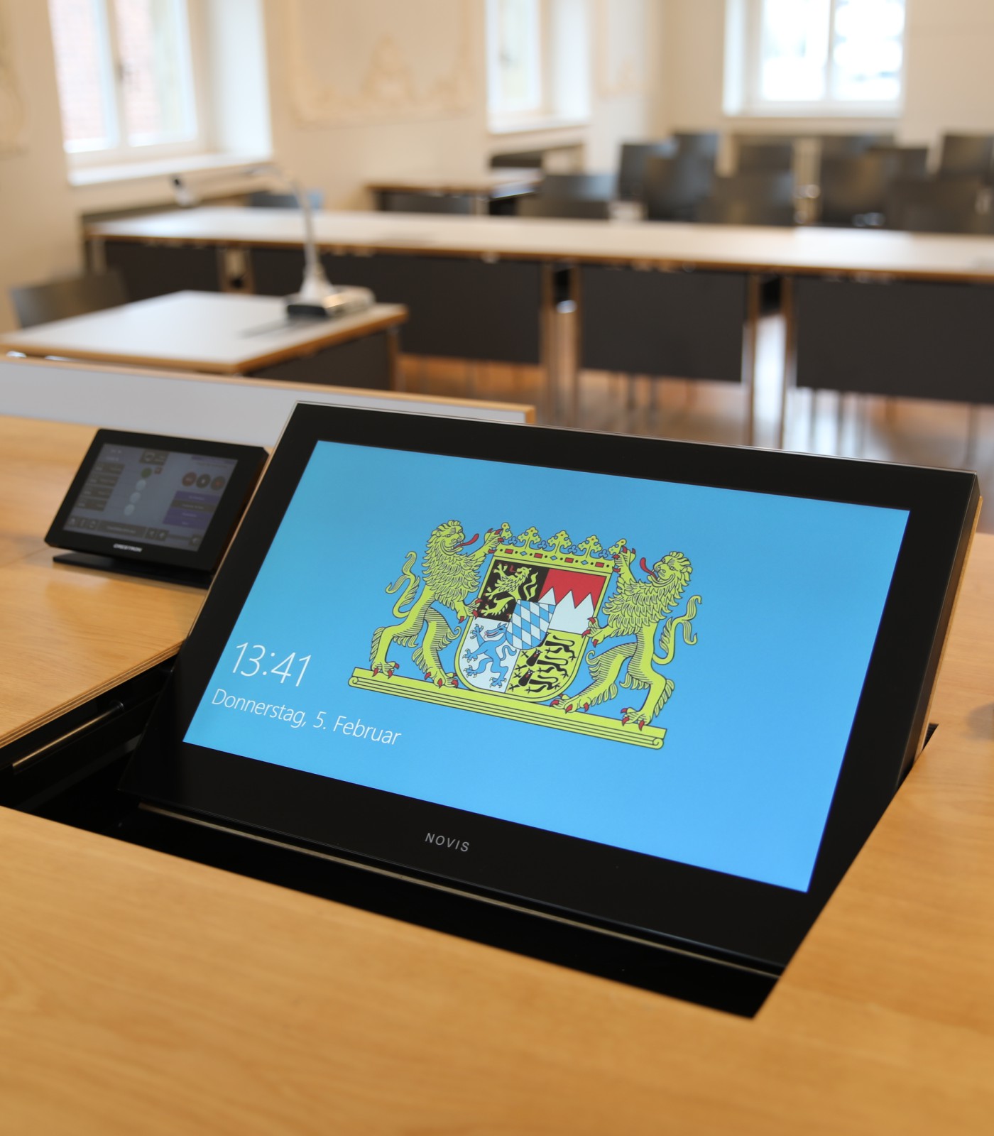 Table integrated monitor in a court room