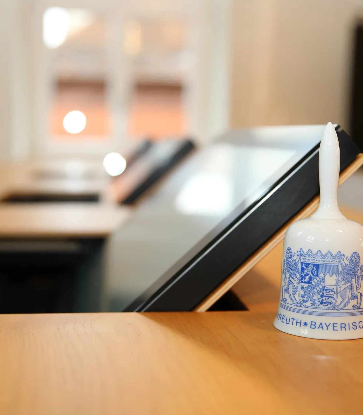 The LOFT fold integrates perfectly into every table surface.