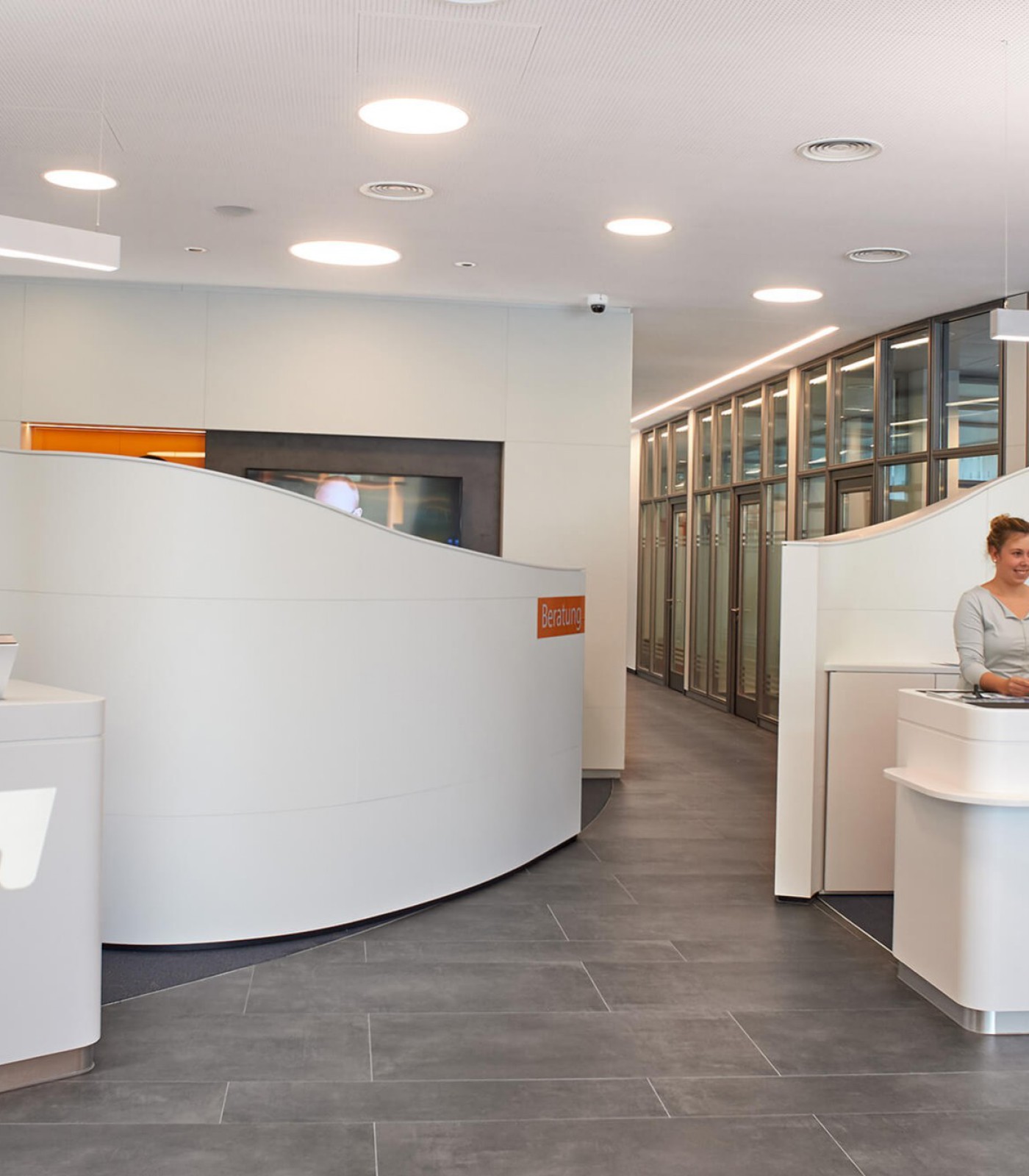 Welcome and service desk with design panels in white flat installed