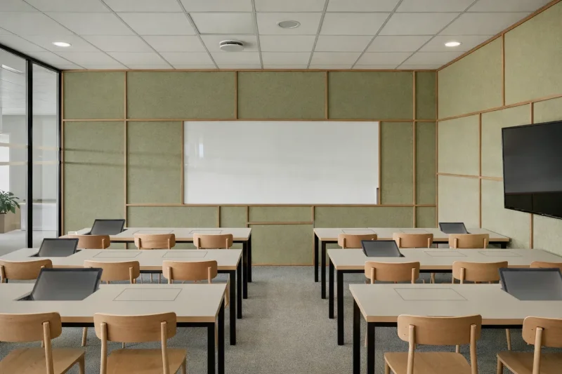 A multimedia training room. A Loft fold built-in monitor was installed at each station.